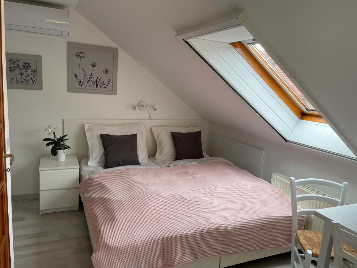 Szentesi Panzio Bed and Breakfast Fertőrákos Eksteriør billede