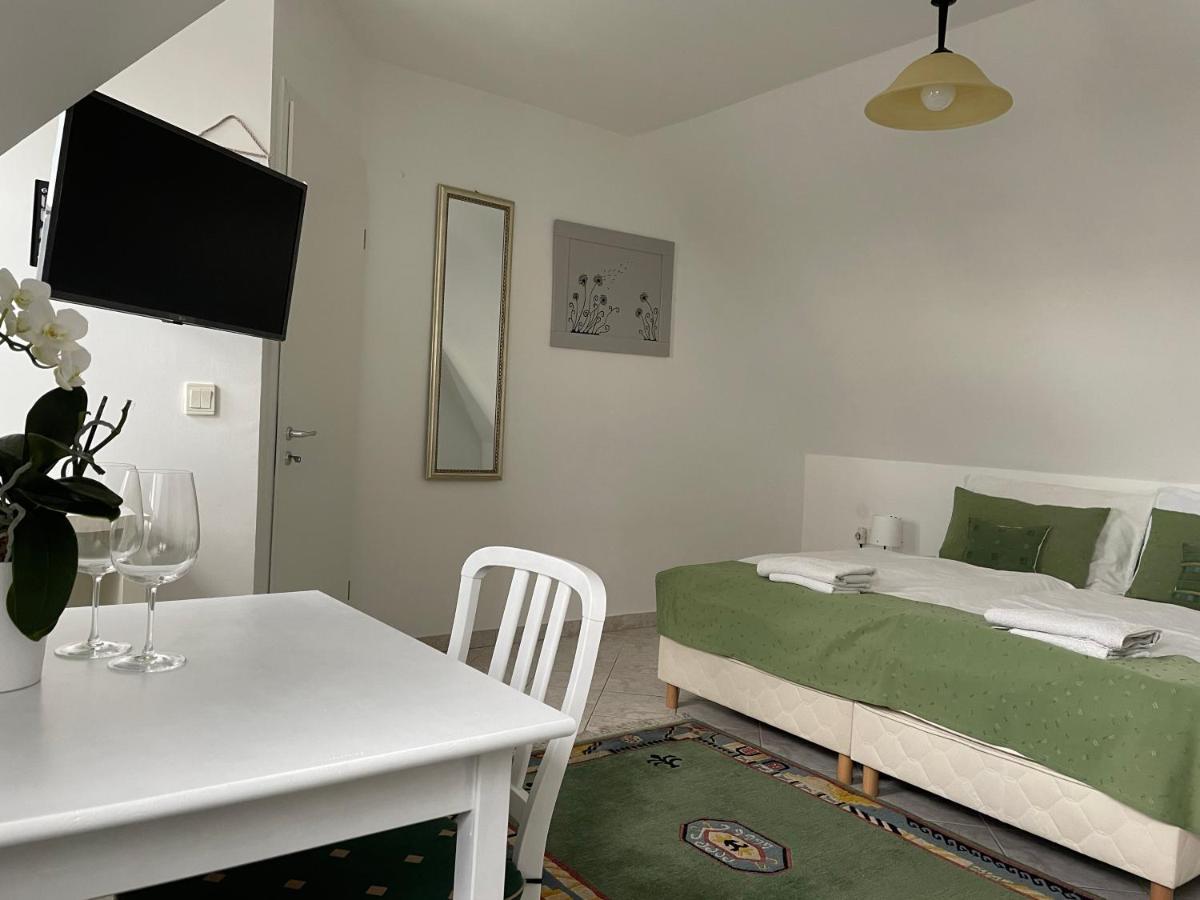 Szentesi Panzio Bed and Breakfast Fertőrákos Eksteriør billede